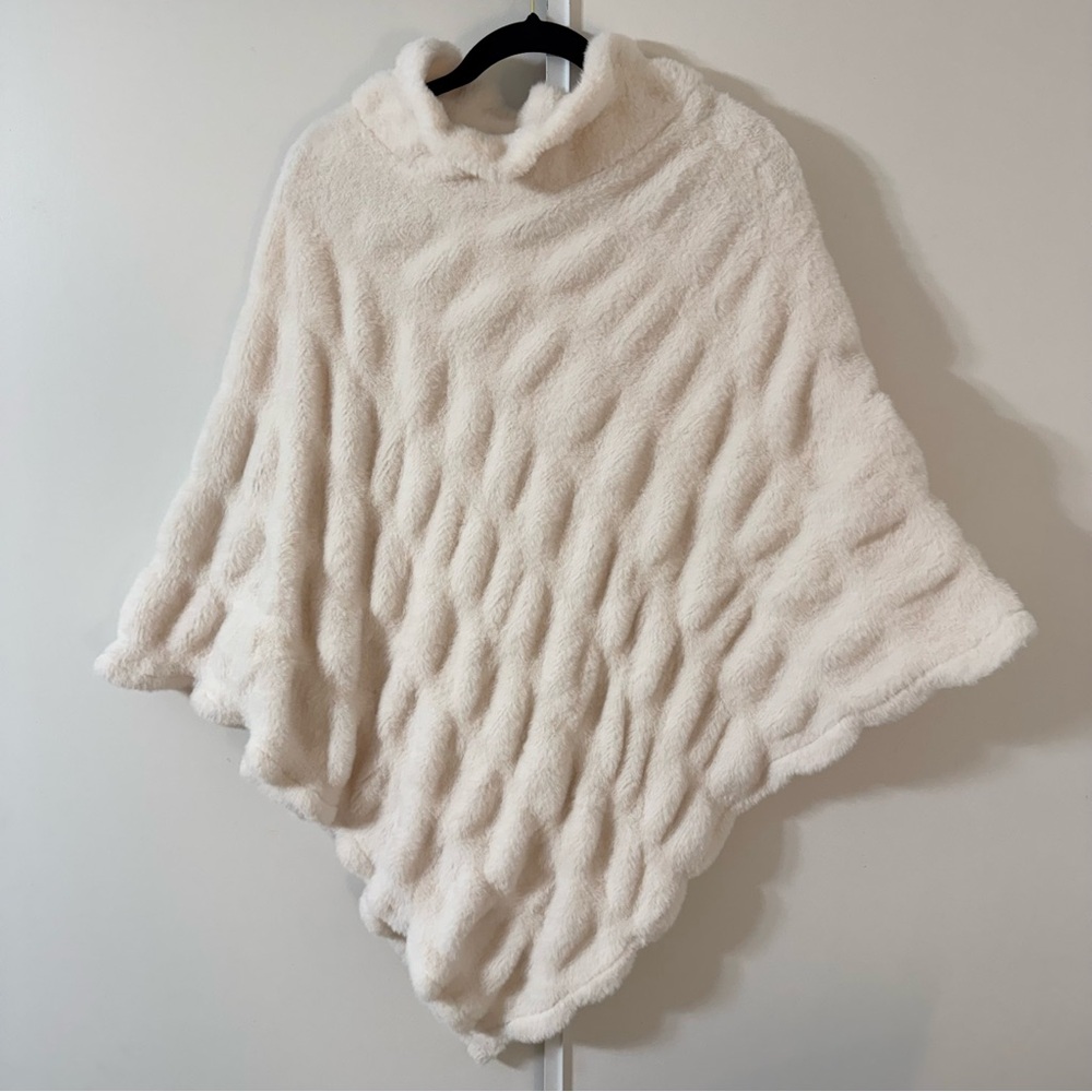 Moda Soft Cream Fleece Poncho